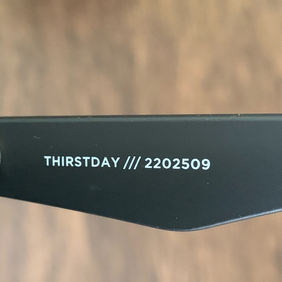 Le Specs ( Anthropologie ) Thirst day sunglasses - Picture 14 of 16